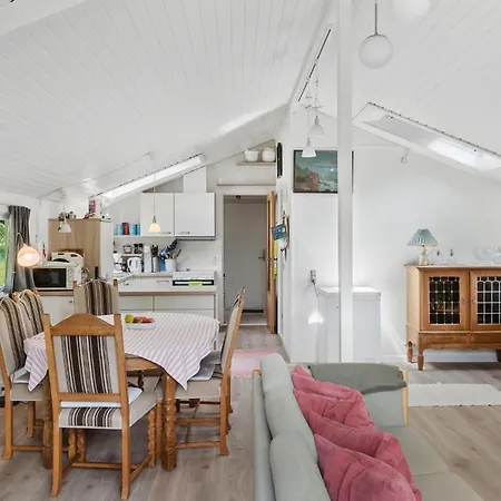 3 Bedroom Beautiful In Vaeggerlose Bøtø By
