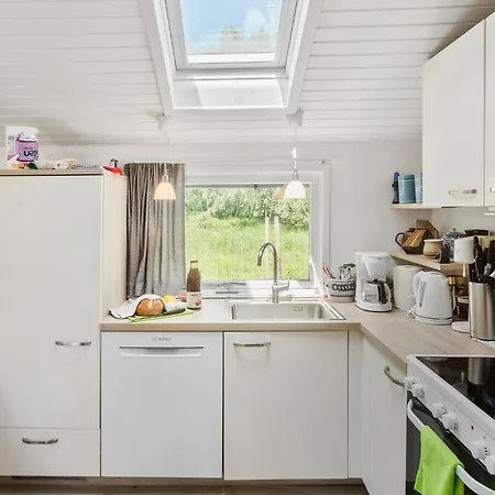 3 Bedroom Beautiful In Vaeggerlose 別荘 *