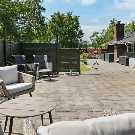 펜션 3 Bedroom Beautiful In Vaeggerlose Bøtø By