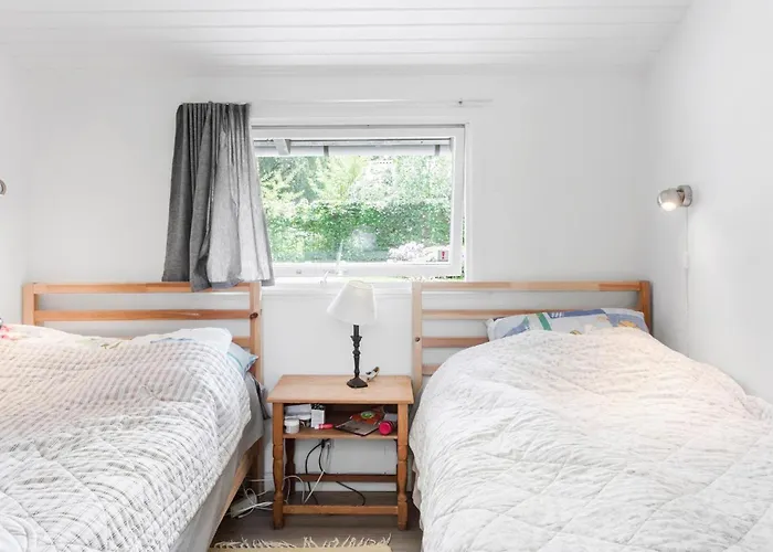 3 Bedroom Beautiful In Vaeggerlose * Bøtø By