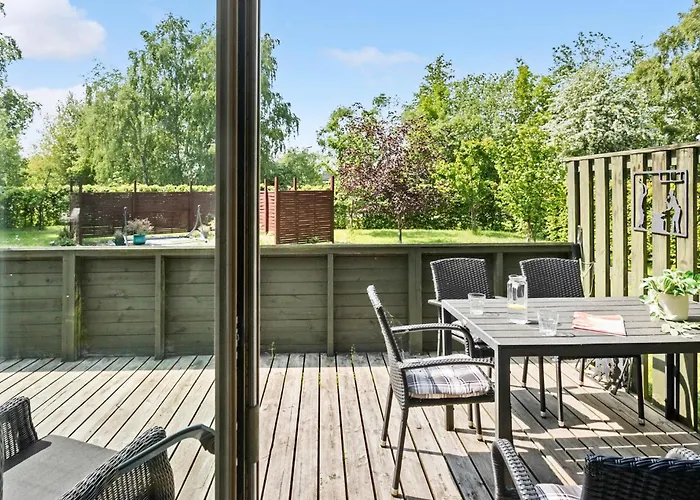 3 Bedroom Beautiful In Vaeggerlose * Bøtø By